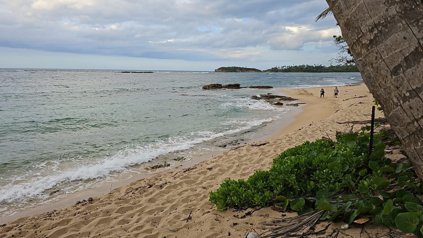 The quiet beach beside Swamis PR in Cerro Gordo, Vega Alta